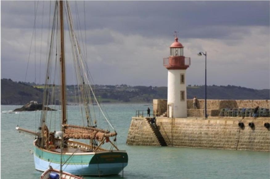 Bretagne Vue Exceptionnelle Sur Les Hauts D'erquy Au Calme ! Et Au Pied Du Gr34 * Erquy